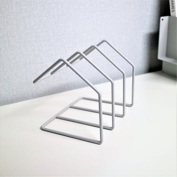 Minimalist Metal Bookend – Geometric Design